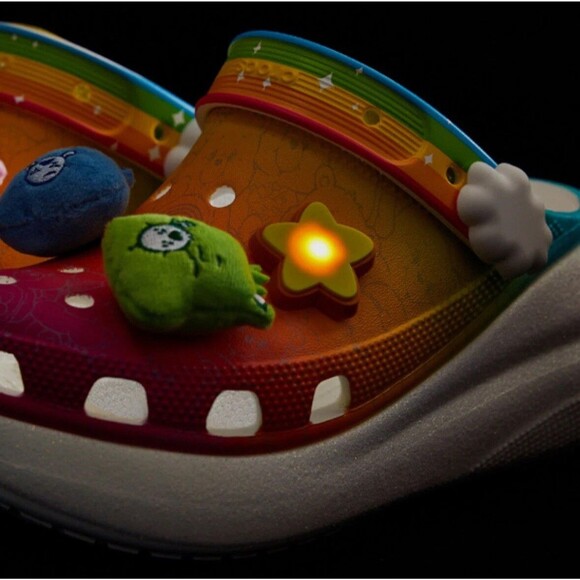 Crocs Care Bears Clog Size Multicolor Light Up S'allume shoes Women's 7 - RARE - Picture 9 of 15